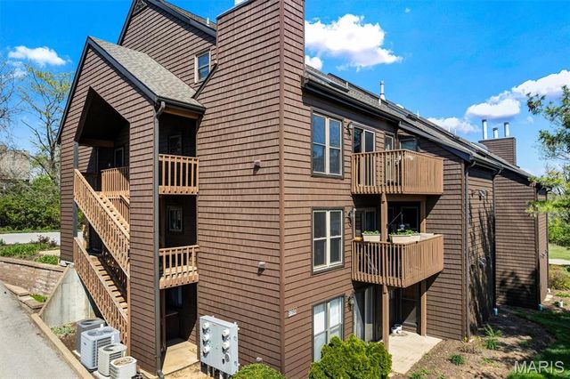 5196 Hollow Wood Court C, St Louis, MO 63128
