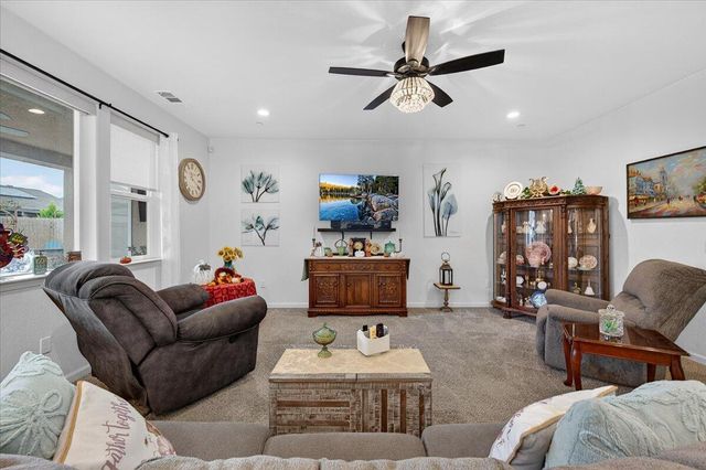 2241 E Monte Verde Court, Visalia, CA 93292