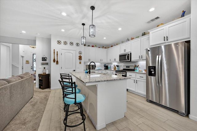 2241 E Monte Verde Court, Visalia, CA 93292