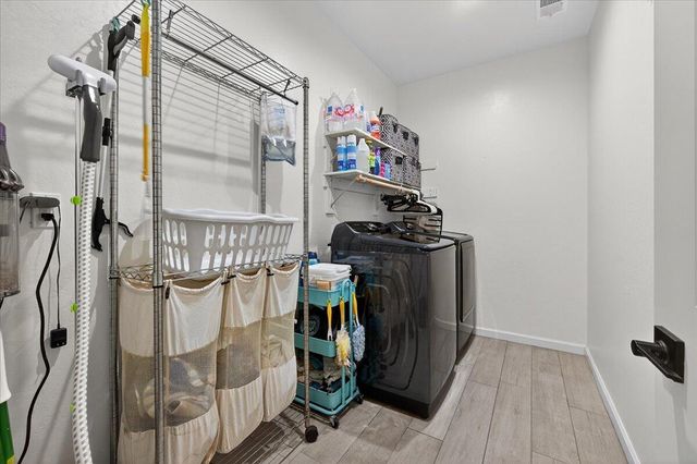 2241 E Monte Verde Court, Visalia, CA 93292