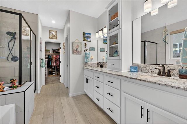 2241 E Monte Verde Court, Visalia, CA 93292