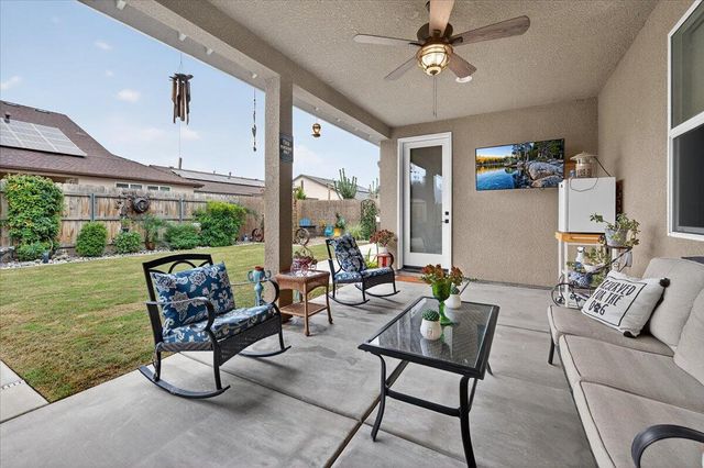 2241 E Monte Verde Court, Visalia, CA 93292