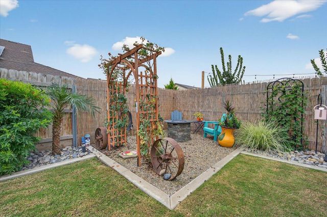 2241 E Monte Verde Court, Visalia, CA 93292