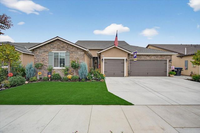 2241 E Monte Verde Court, Visalia, CA 93292