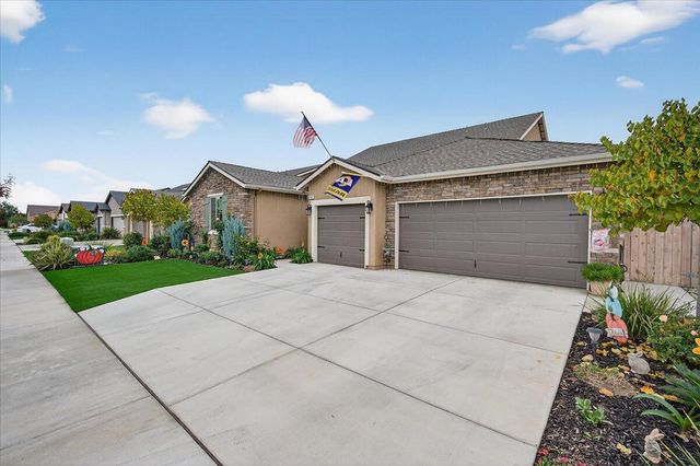 2241 E Monte Verde Court, Visalia, CA 93292