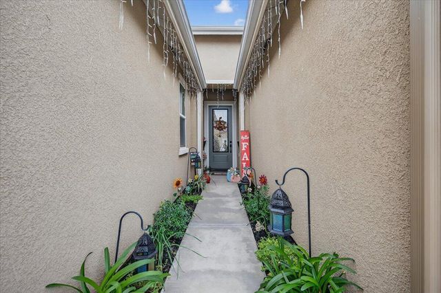 2241 E Monte Verde Court, Visalia, CA 93292