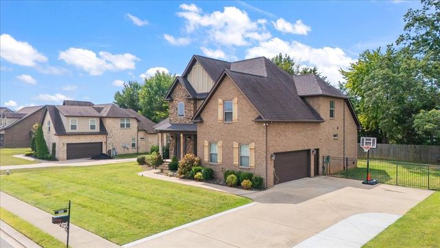525 Piccadilly Dr, Murfreesboro, TN 37128