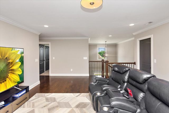 525 Piccadilly Dr, Murfreesboro, TN 37128