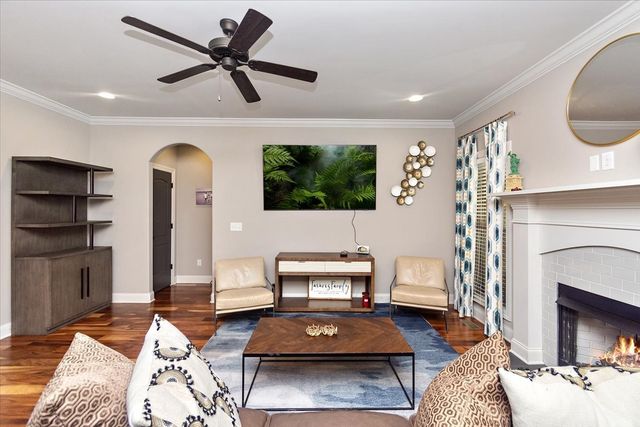 525 Piccadilly Dr, Murfreesboro, TN 37128