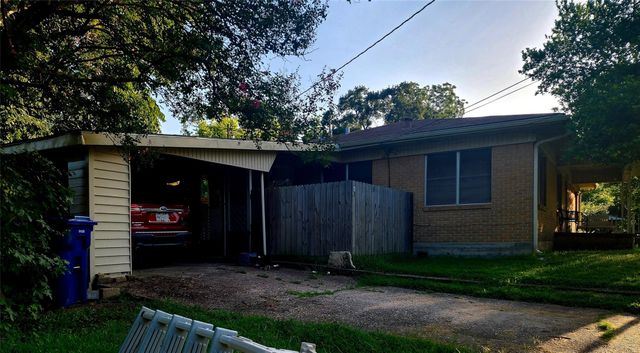 211 W Sherman Street, Livingston, TX 77351