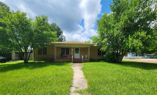 211 W Sherman Street, Livingston, TX 77351