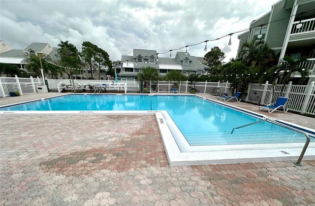 6825 STONES THROW CIRCLE N 1107, St Petersburg, FL 33710