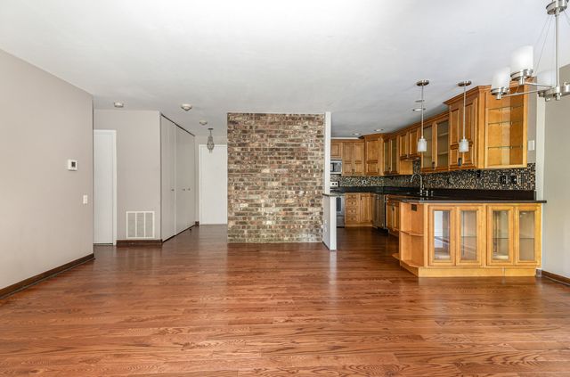 425 Walnut Creek Lane 1305, Lisle, IL 60532