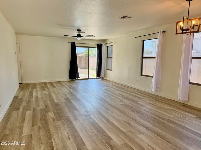 2358 E PEACH TREE Drive, Chandler, AZ 85249