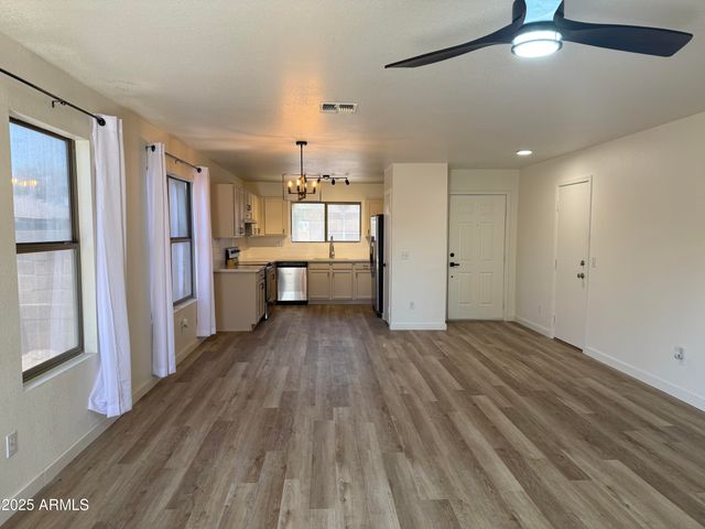 2358 E PEACH TREE Drive, Chandler, AZ 85249