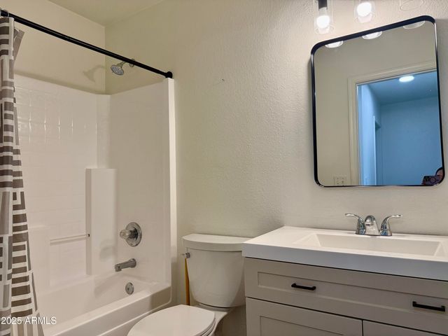 2358 E PEACH TREE Drive, Chandler, AZ 85249