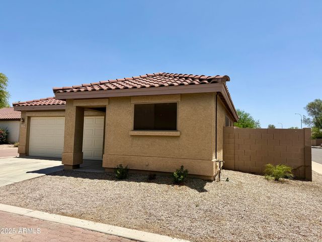 2358 E PEACH TREE Drive, Chandler, AZ 85249