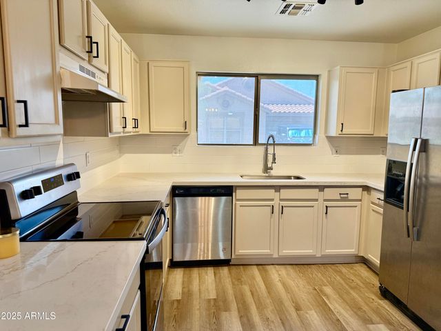 2358 E PEACH TREE Drive, Chandler, AZ 85249