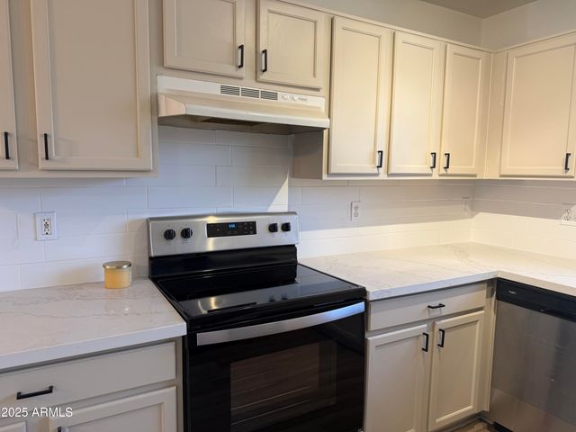 2358 E PEACH TREE Drive, Chandler, AZ 85249