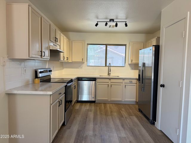 2358 E PEACH TREE Drive, Chandler, AZ 85249