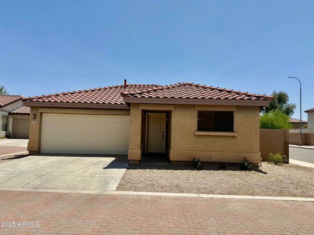 2358 E PEACH TREE Drive, Chandler, AZ 85249