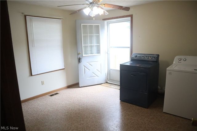288 E Cassell Avenue, Barberton, OH 44203