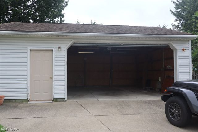 288 E Cassell Avenue, Barberton, OH 44203