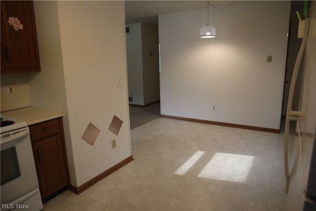 288 E Cassell Avenue, Barberton, OH 44203