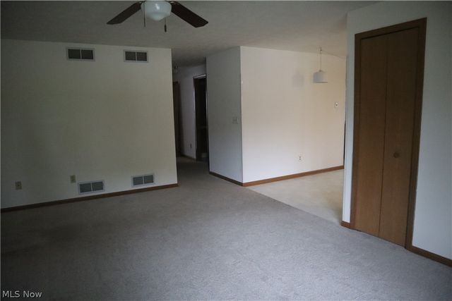 288 E Cassell Avenue, Barberton, OH 44203