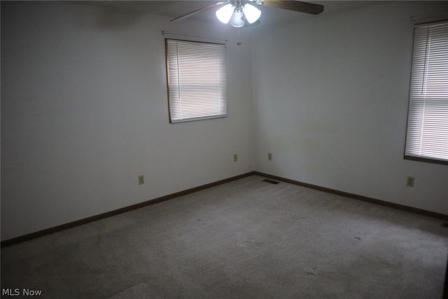 288 E Cassell Avenue, Barberton, OH 44203