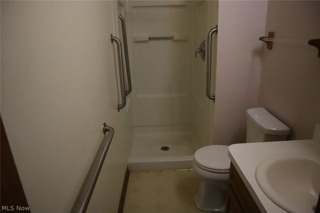288 E Cassell Avenue, Barberton, OH 44203
