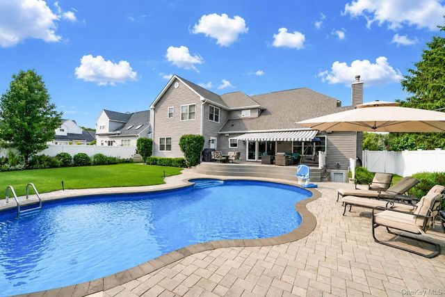 70 Summerfield Drive, Holtsville, NY 11742