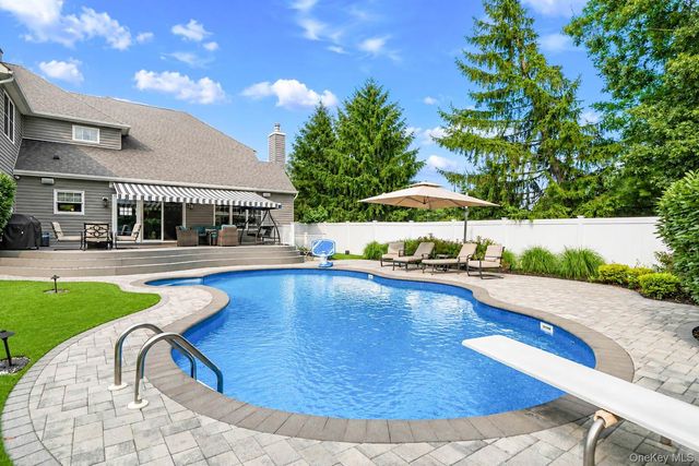 70 Summerfield Drive, Holtsville, NY 11742