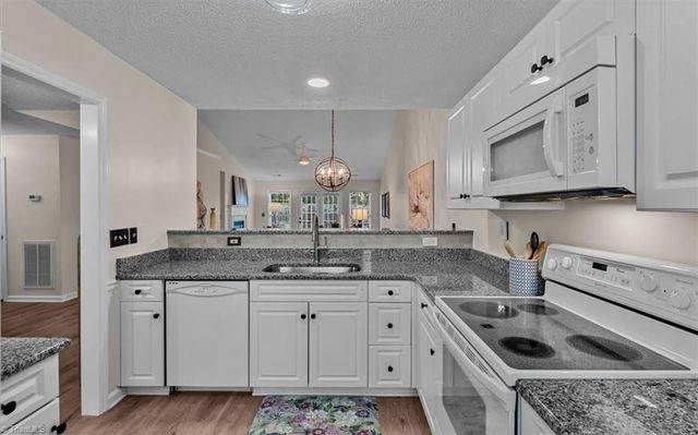 7 Shelburne Court, Greensboro, NC 27455