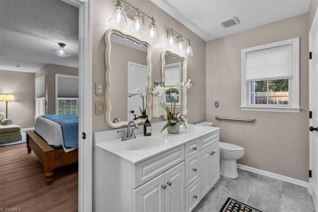 7 Shelburne Court, Greensboro, NC 27455