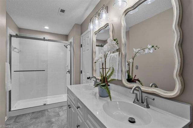 7 Shelburne Court, Greensboro, NC 27455