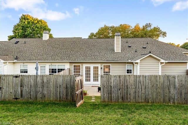 7 Shelburne Court, Greensboro, NC 27455