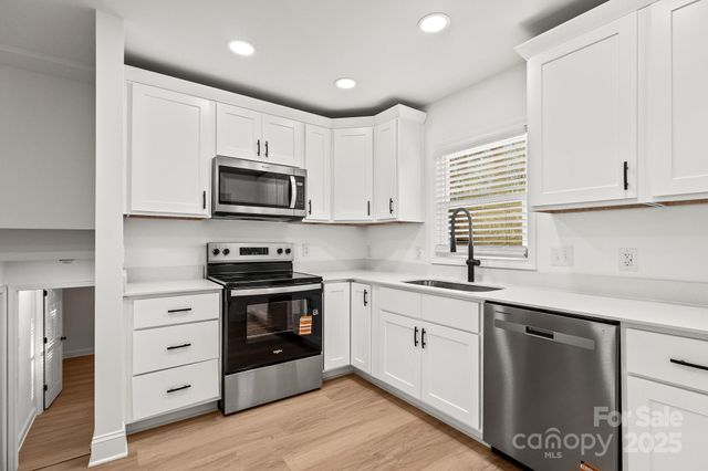 6133 Eagle Peak Drive, Charlotte, NC 28214