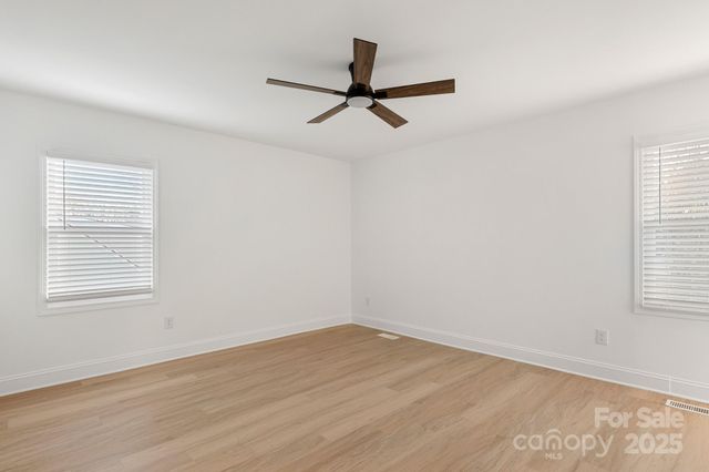 6133 Eagle Peak Drive, Charlotte, NC 28214