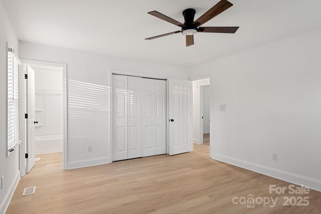 6133 Eagle Peak Drive, Charlotte, NC 28214