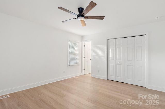 6133 Eagle Peak Drive, Charlotte, NC 28214