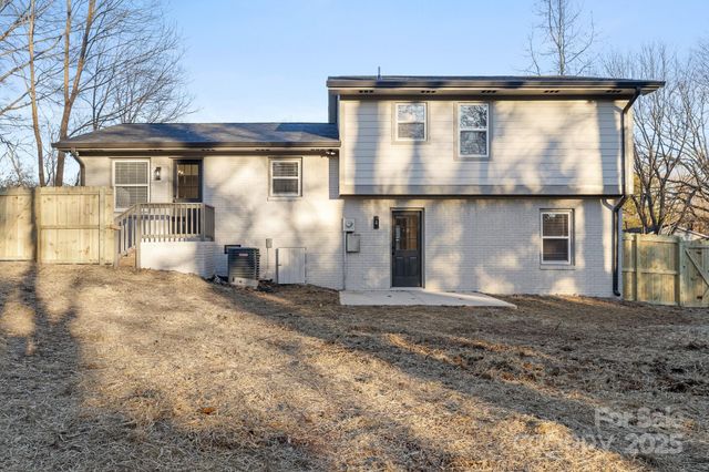 6133 Eagle Peak Drive, Charlotte, NC 28214