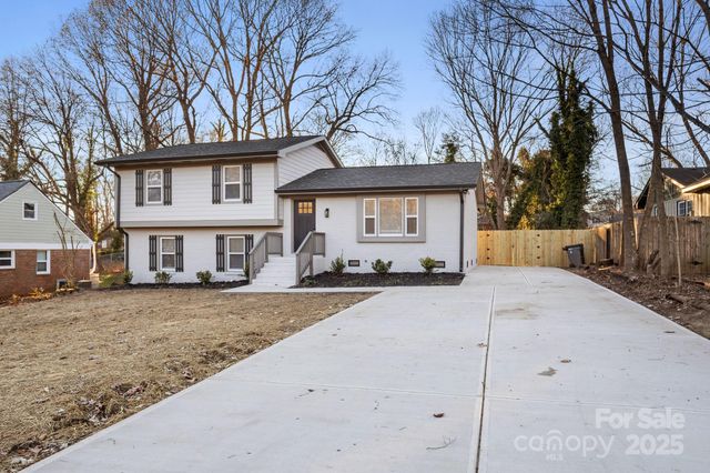 6133 Eagle Peak Drive, Charlotte, NC 28214