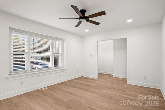 6133 Eagle Peak Drive, Charlotte, NC 28214