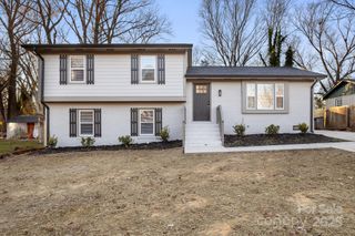 6133 Eagle Peak Drive, Charlotte, NC 28214