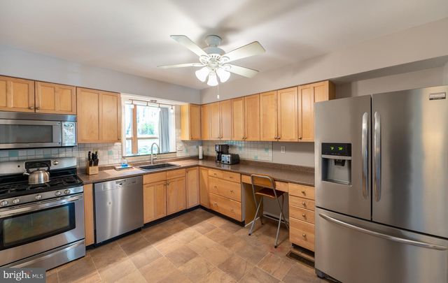 124 COLUMBIA DR, Coatesville, PA 19320