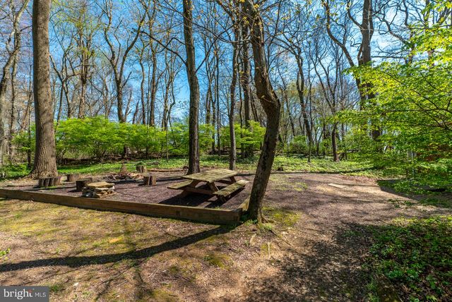 124 COLUMBIA DR, Coatesville, PA 19320