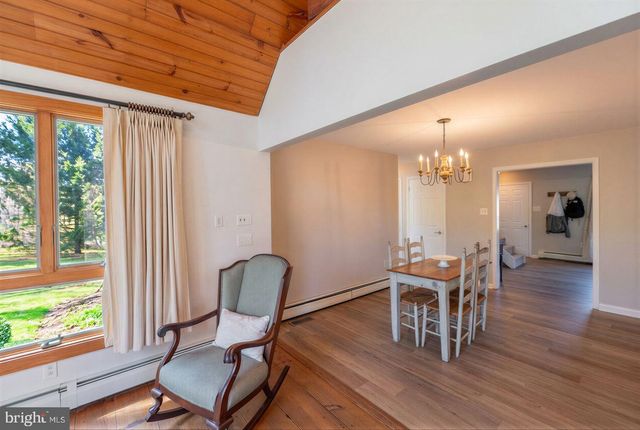 124 COLUMBIA DR, Coatesville, PA 19320