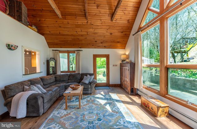 124 COLUMBIA DR, Coatesville, PA 19320