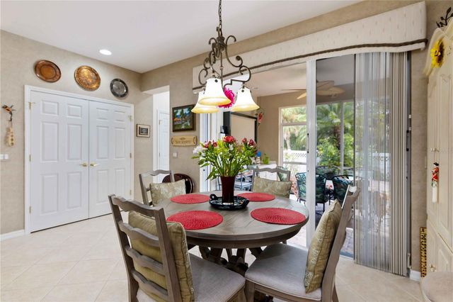 7621 CHARLESTON STREET, University Park, FL 34201